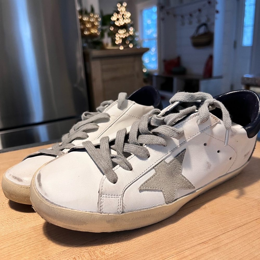 Golden Goose superstar low sneaker.